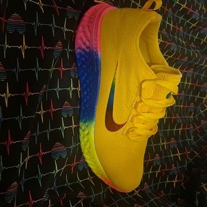 🤗High Yellow Kicks🤗